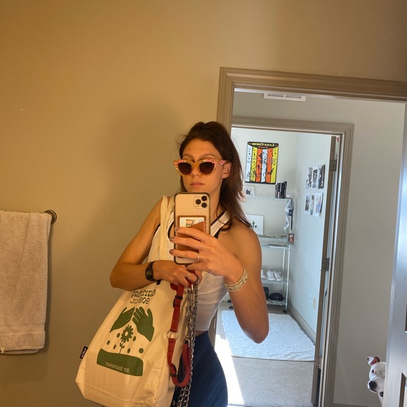 Meet your Posher, Claudia - Picture 3 of 3